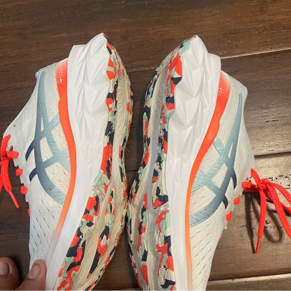 Asics Novablast 2 Womens 9 Shoes White Running Sneaker Gym Athletic 1012B152 - Picture 2 of 13